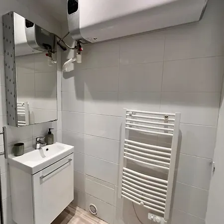 Your Place In * Paryż